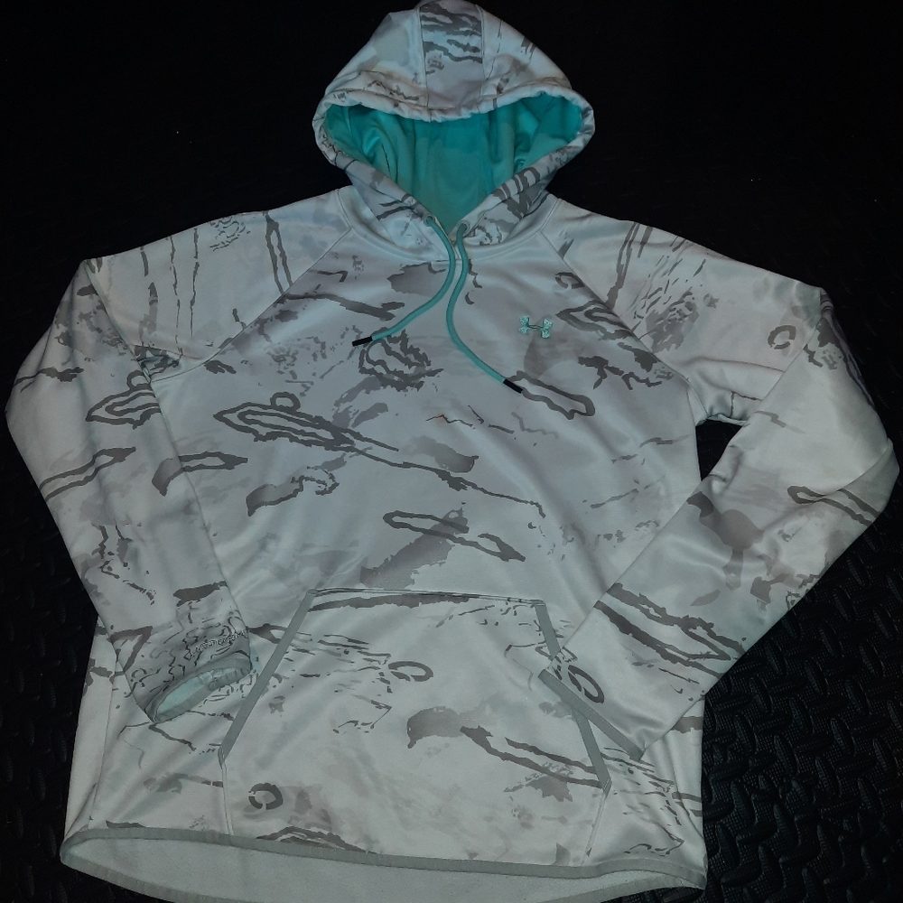 Under Armour camo Pullover Sweater